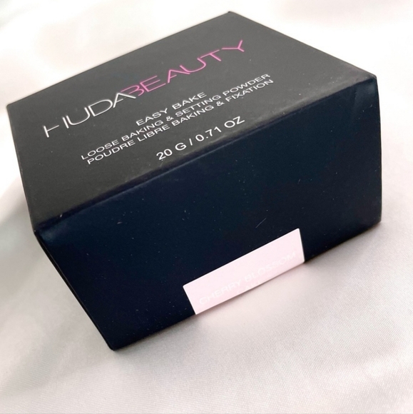 Huda Beauty Easy Bake Cherry Blossom Baking Powder - Picture 2 of 3